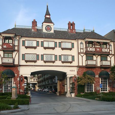 Anaheim Camelot Inn & Suites المظهر الخارجي الصورة