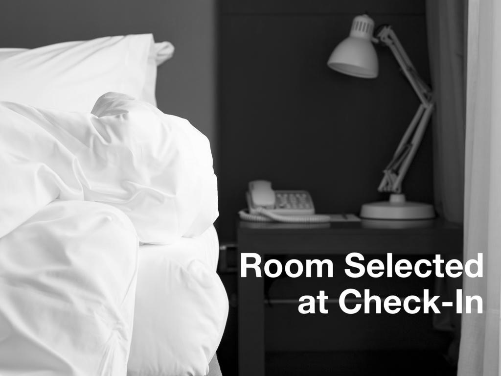 Anaheim Camelot Inn & Suites الغرفة الصورة