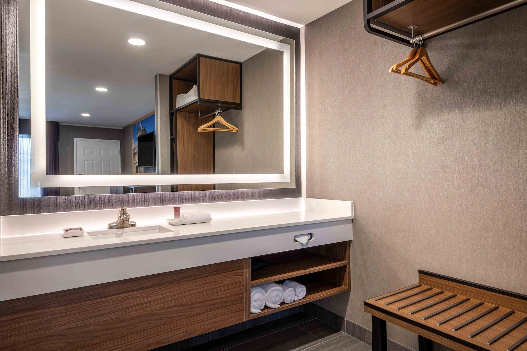Anaheim Camelot Inn & Suites المظهر الخارجي الصورة