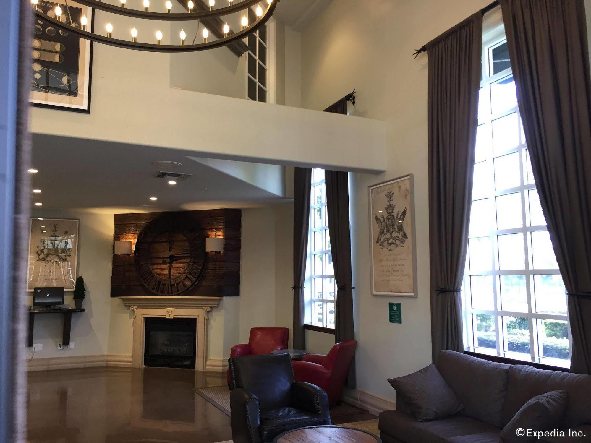 Anaheim Camelot Inn & Suites المظهر الخارجي الصورة