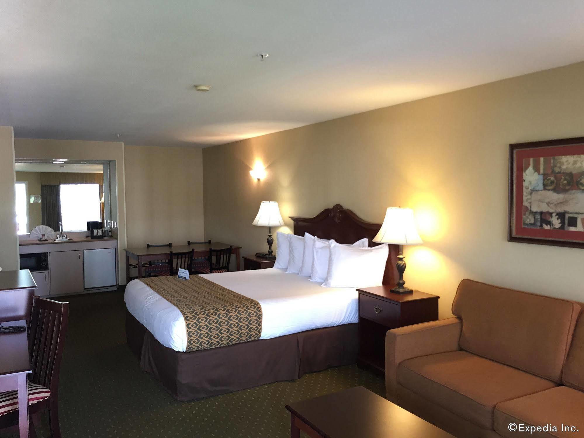 Anaheim Camelot Inn & Suites المظهر الخارجي الصورة