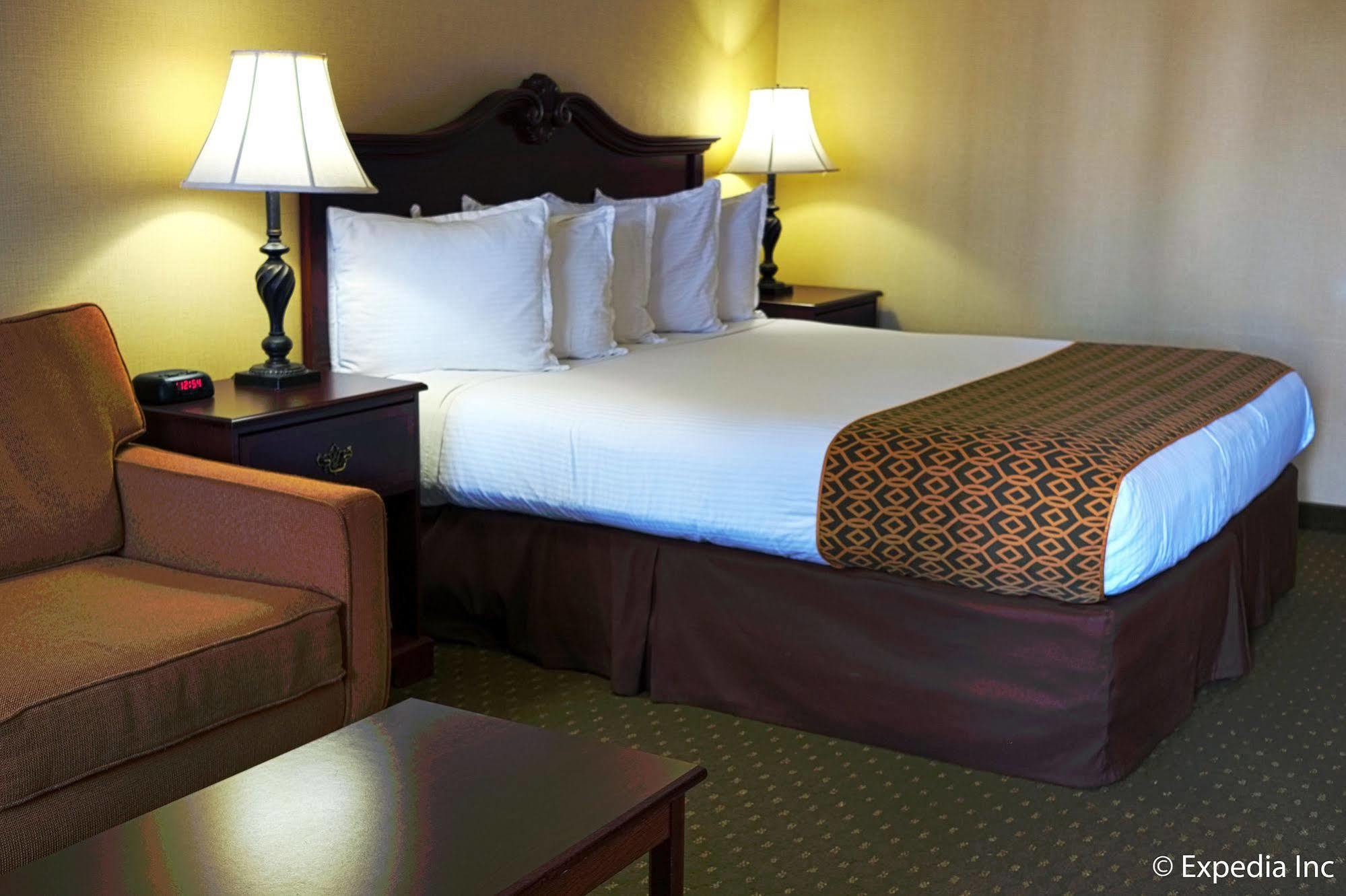 Anaheim Camelot Inn & Suites المظهر الخارجي الصورة