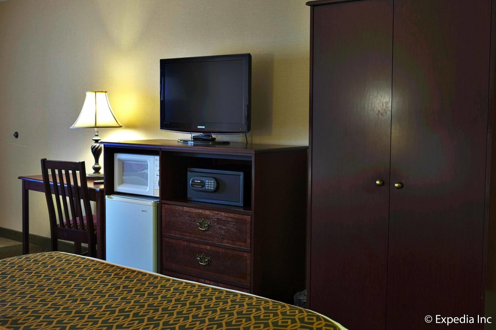 Anaheim Camelot Inn & Suites المظهر الخارجي الصورة