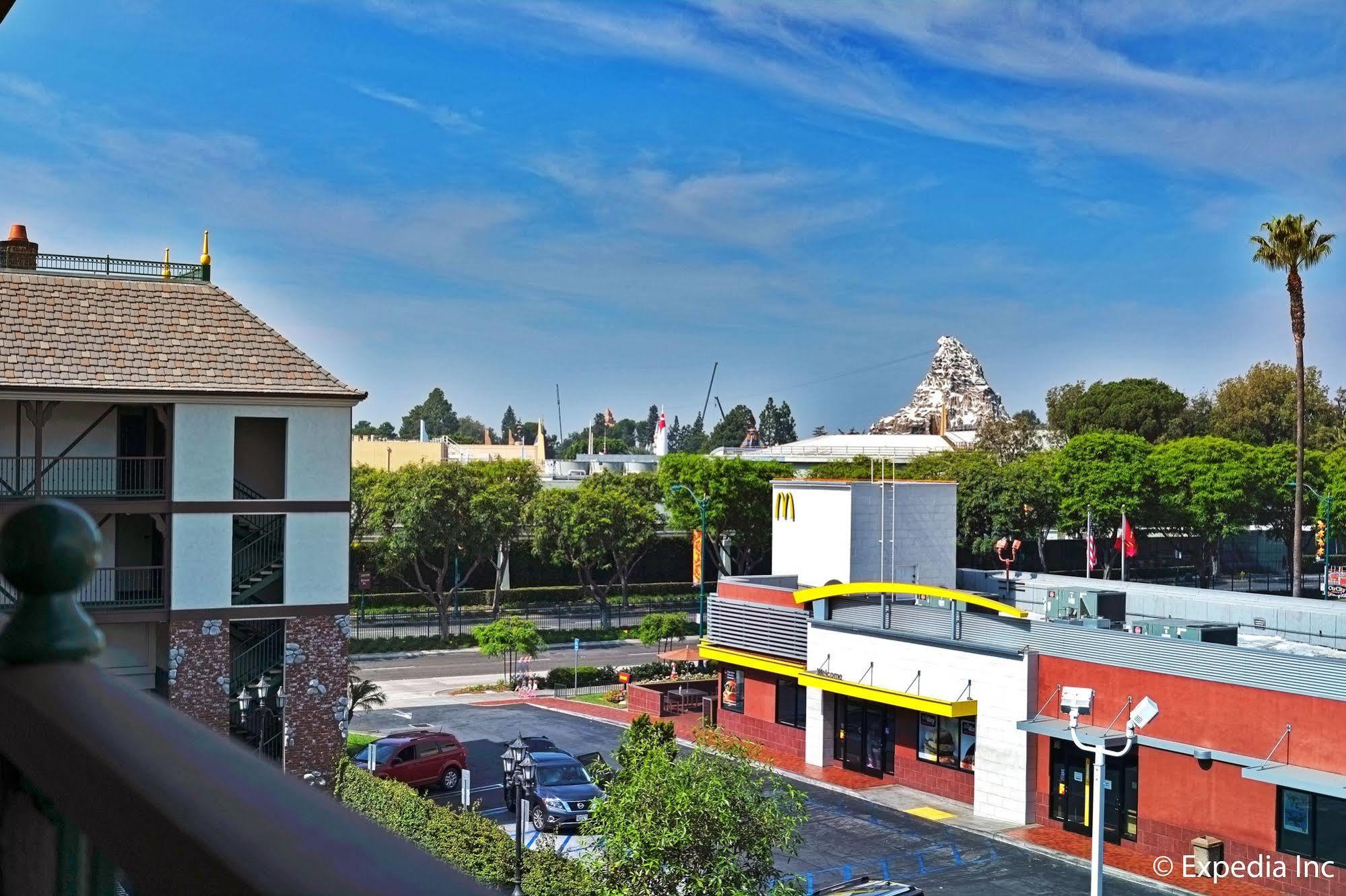 Anaheim Camelot Inn & Suites المظهر الخارجي الصورة