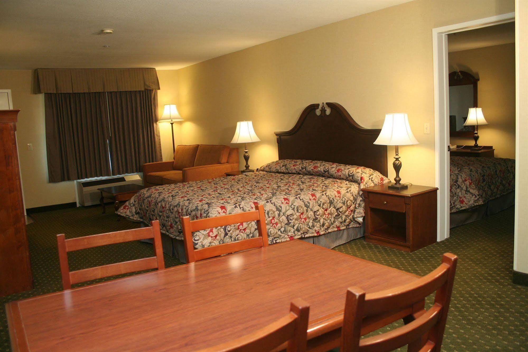 Anaheim Camelot Inn & Suites الغرفة الصورة