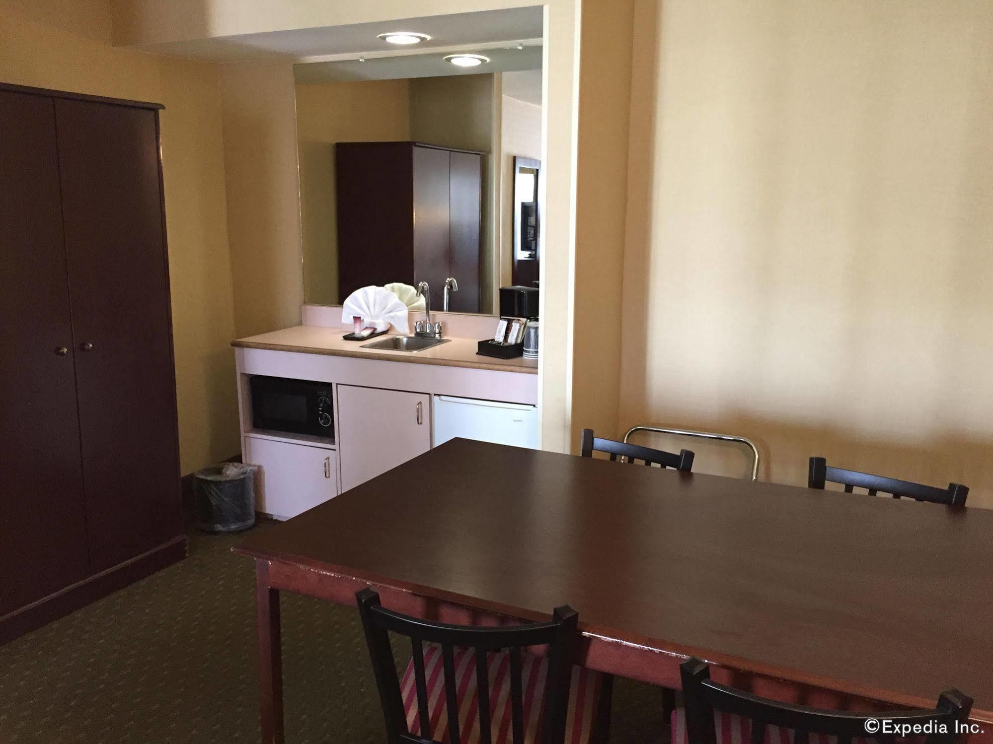 Anaheim Camelot Inn & Suites المظهر الخارجي الصورة