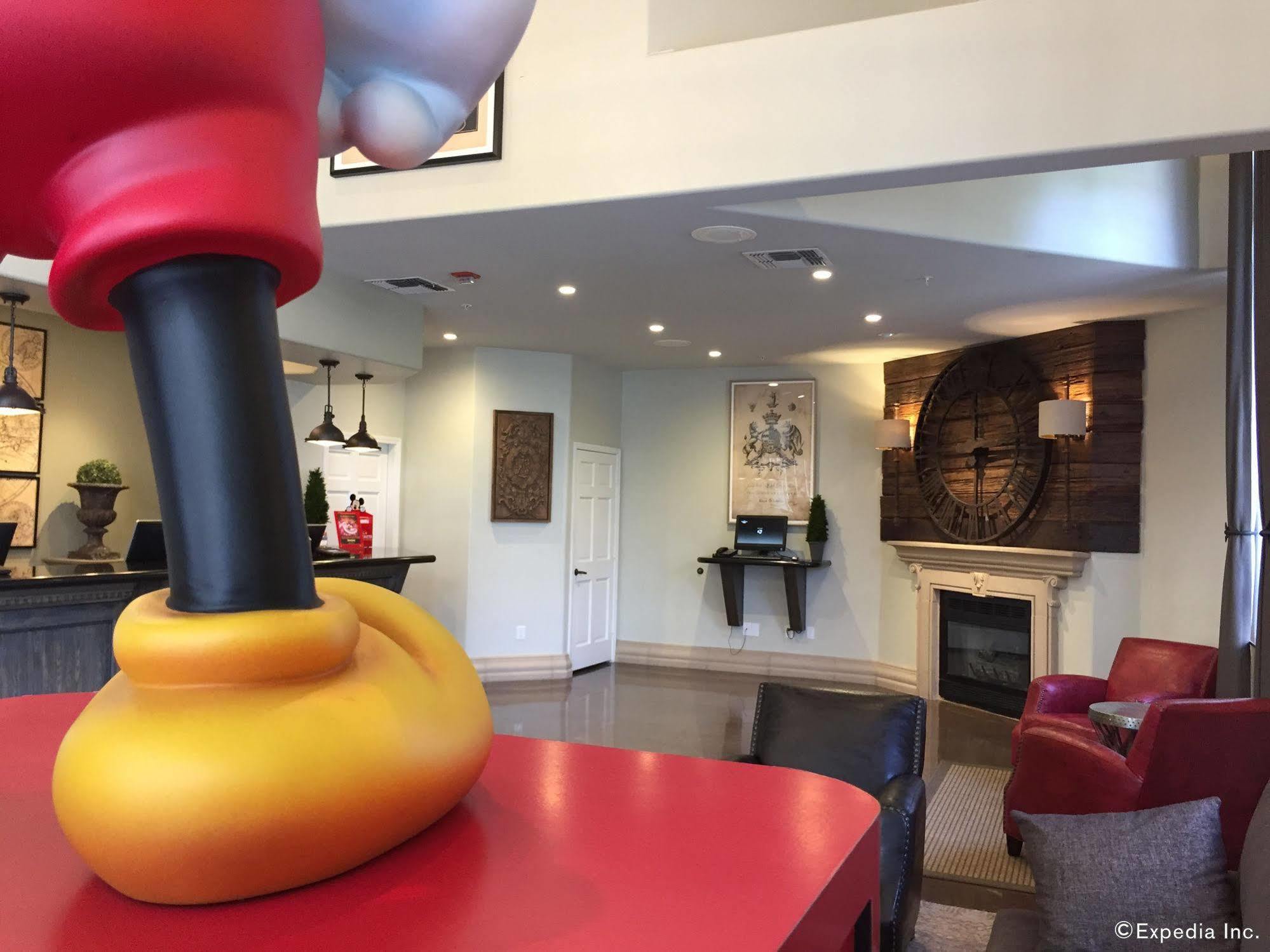 Anaheim Camelot Inn & Suites المظهر الخارجي الصورة